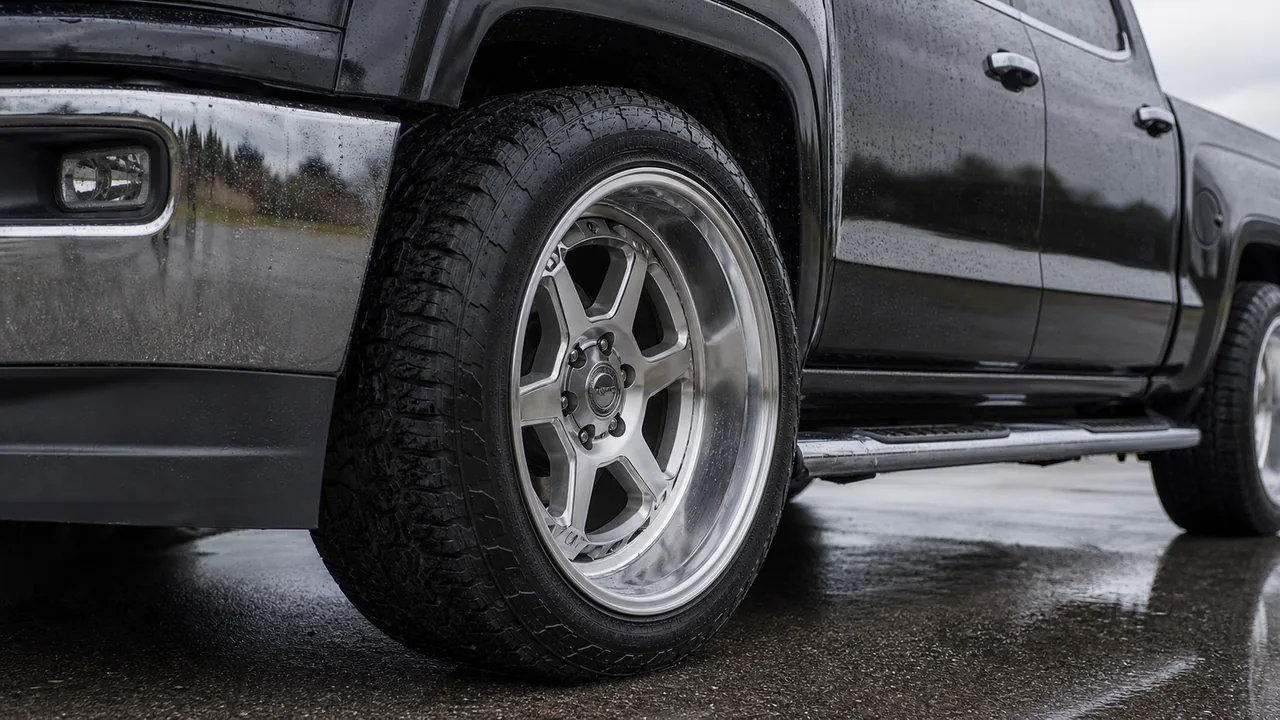 Best Silverado 1500 Deep Dish Wheels for a Strong Setup Silverado 1500 deep dish wheel close-up with all-terrain tire