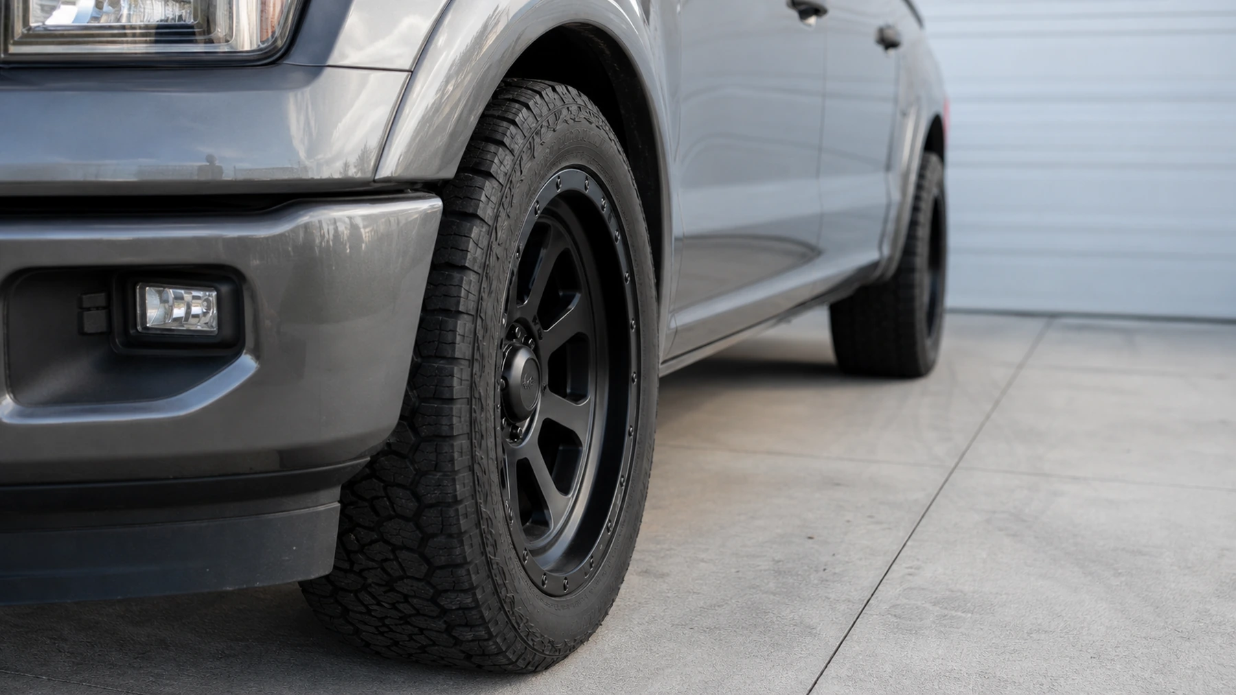 Best Truck Wheel Offset Guide for Better 4x4 Fitment Flush truck wheel fitment close up showing tire sidewall and fender alignment